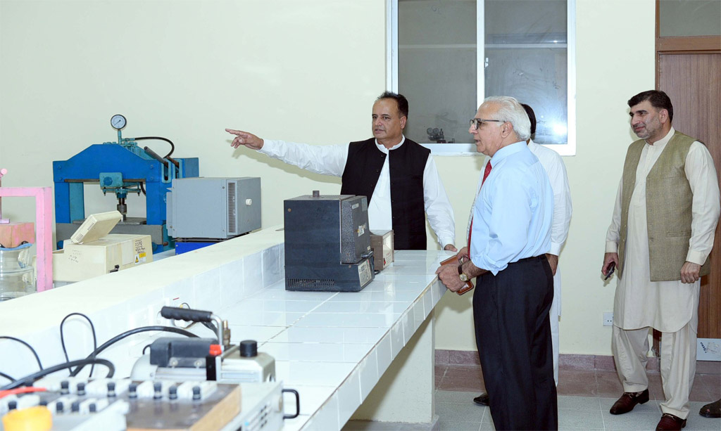 VC Engages with Faculty Reviews Facilities at King Abdullah Campus